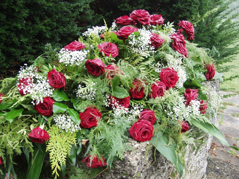 funeraire-CONTES-min_roses-61203